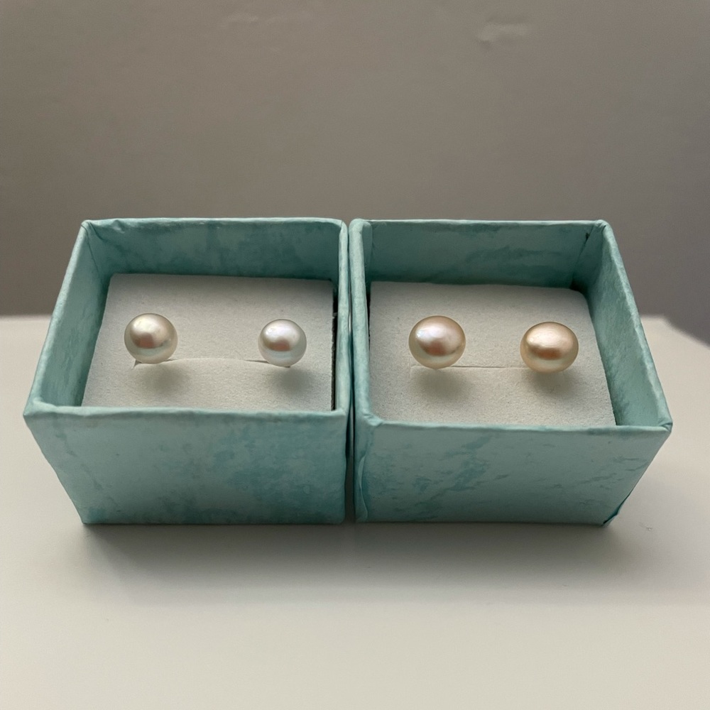 Sterling silver freshwater pearl earrings per pair